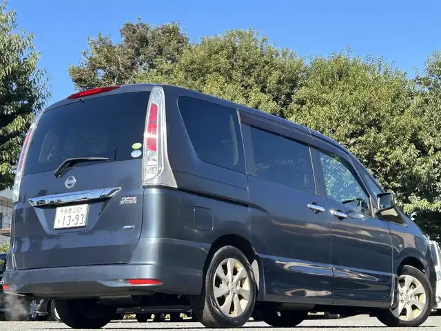 日産 セレナ ハイウェイスター 東京都 2011(平23)年 6.6万km スチールブルー ワンオーナー/純正ナビ/・DVD/フルセグTV/USBオーディオ/バックカメラ/後席エンターテイメントシステム/・後席ディスプレイ（リモコン付き）/パノラミックルーフ/両側パワースライドドア/ビルトインETC/取扱説明書/保証書