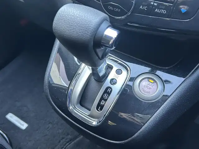 日産 セレナ ハイウェイスター 東京都 2011(平23)年 6.6万km スチールブルー ワンオーナー/純正ナビ/・DVD/フルセグTV/USBオーディオ/バックカメラ/後席エンターテイメントシステム/・後席ディスプレイ（リモコン付き）/パノラミックルーフ/両側パワースライドドア/ビルトインETC/取扱説明書/保証書