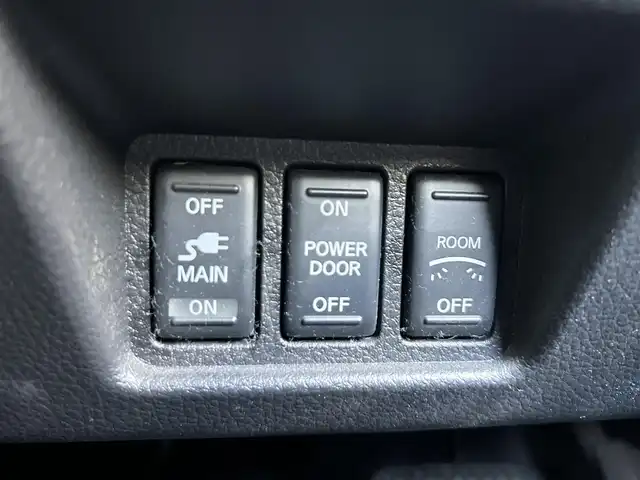 日産 セレナ ハイウェイスター 東京都 2011(平23)年 6.6万km スチールブルー ワンオーナー/純正ナビ/・DVD/フルセグTV/USBオーディオ/バックカメラ/後席エンターテイメントシステム/・後席ディスプレイ（リモコン付き）/パノラミックルーフ/両側パワースライドドア/ビルトインETC/取扱説明書/保証書