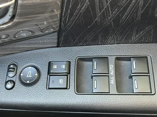 ホンダ オデッセイ アブソルート・EXホンダセンジング 栃木県 2016(平28)年 11.6万km クリスタルブラックパール (株)IDOMが運営する【じしゃロン宇都宮店】の自社ローン専用車両になります。こちらは現金またはオートローンご利用時の価格です。自社ローンご希望の方は別途その旨お申付け下さい/純正ナビ/バックカメラ/フルセグ/Ｂｌｕｅｔｏｏｔｈ/ＥＴＣ/両側パワースライドドア/クルーズコントロール/パドルシフト/ＬＥＤヘッドライト/オートライト/ハーフレザーシート/パワーシート