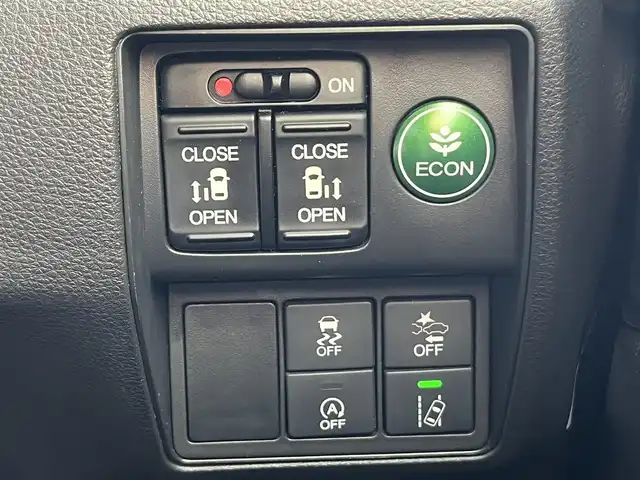 ホンダ オデッセイ アブソルート・EXホンダセンジング 栃木県 2016(平28)年 11.6万km クリスタルブラックパール (株)IDOMが運営する【じしゃロン宇都宮店】の自社ローン専用車両になります。こちらは現金またはオートローンご利用時の価格です。自社ローンご希望の方は別途その旨お申付け下さい/純正ナビ/バックカメラ/フルセグ/Ｂｌｕｅｔｏｏｔｈ/ＥＴＣ/両側パワースライドドア/クルーズコントロール/パドルシフト/ＬＥＤヘッドライト/オートライト/ハーフレザーシート/パワーシート