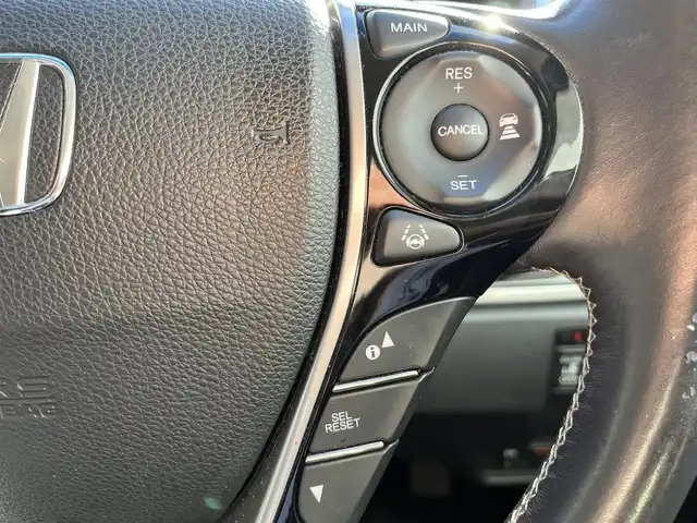 ホンダ オデッセイ アブソルート・EXホンダセンジング 栃木県 2016(平28)年 11.6万km クリスタルブラックパール (株)IDOMが運営する【じしゃロン宇都宮店】の自社ローン専用車両になります。こちらは現金またはオートローンご利用時の価格です。自社ローンご希望の方は別途その旨お申付け下さい/純正ナビ/バックカメラ/フルセグ/Ｂｌｕｅｔｏｏｔｈ/ＥＴＣ/両側パワースライドドア/クルーズコントロール/パドルシフト/ＬＥＤヘッドライト/オートライト/ハーフレザーシート/パワーシート