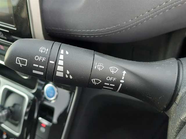 日産 セレナ e－パワー ハイウェイスター V 三重県 2022(令4)年 3.9万km ダイヤモンドブラック 純正ナビ/　・フルセグTV/　・CD/DVD/　・Bluetooth接続/　・HDMI/　・USB/　・AM/FMラジオ/アラウンドビューモニター/ビルトインETC/ドライブレコーダー/プロパイロット/追従式クルーズコントロール/両側パワースライドドア/コーナーセンサー/純正１６インチアルミ/純正フロアマット/プッシュスタート/スマートキー/保証書/整備記録簿/取扱説明書
