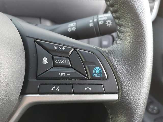 日産 セレナ e－パワー ハイウェイスター V 三重県 2022(令4)年 3.9万km ダイヤモンドブラック 純正ナビ/　・フルセグTV/　・CD/DVD/　・Bluetooth接続/　・HDMI/　・USB/　・AM/FMラジオ/アラウンドビューモニター/ビルトインETC/ドライブレコーダー/プロパイロット/追従式クルーズコントロール/両側パワースライドドア/コーナーセンサー/純正１６インチアルミ/純正フロアマット/プッシュスタート/スマートキー/保証書/整備記録簿/取扱説明書