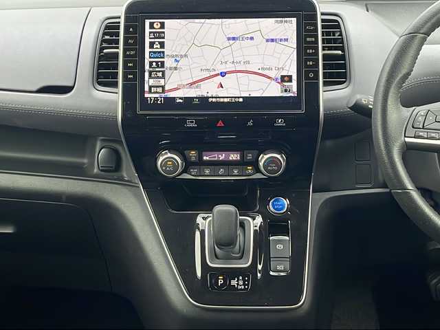 日産 セレナ e－パワー ハイウェイスター V 三重県 2022(令4)年 3.9万km ダイヤモンドブラック 純正ナビ/　・フルセグTV/　・CD/DVD/　・Bluetooth接続/　・HDMI/　・USB/　・AM/FMラジオ/アラウンドビューモニター/ビルトインETC/ドライブレコーダー/プロパイロット/追従式クルーズコントロール/両側パワースライドドア/コーナーセンサー/純正１６インチアルミ/純正フロアマット/プッシュスタート/スマートキー/保証書/整備記録簿/取扱説明書/横滑り防止/ドライブレコーダー/フリップダウンモニター/電動格納ミラー/禁煙車/LEDヘッドライト/フォグライト/アイドリングストップ/衝突軽減ブレーキ/ウィンカーミラー/純正フロアマット
