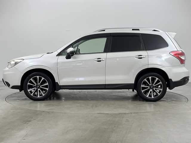 スバル フォレスター 2．0i－L アイサイト 道央・札幌 2013(平25)年 10万km サテンホワイトパール ・4WD/・社外HDDナビ&フルセグ&HDD&SD&CD&DVD&ipod/・衝突軽減ブレーキ/・車線逸脱警報機能/・レーダークルーズコントロール/・バックカメラ/・革巻きステアリング/・パドルシフト/・シートヒーター/・パワーシート/・ヘッドライトレベライザー/・キセノンヘッドライト/・フォグランプ/・ルーフレール/・X MODE/・横滑り防止/・スペアキー/・スマートキー/・アイドリングストップ/・プッシュスタート
