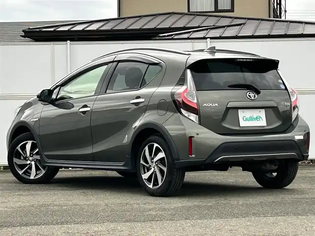 トヨタ アクア クロスオーバー グラム 岩手県 2020(令2)年 6.4万km オリーブマイカM トヨタセーフティセンス/　・プリクラッシュセーフティ/　・レーンディパーチャーアラート/　・オートマチックハイビーム/　・レーダークルーズコントロール/純正メモリナビ　/　　CD/BT/パノラミックビューモニター/バックカメラ/合皮ハーフレザーシート/シートヒーター/純正16インチアルミホイール/ルーフレール/オートエアコン/アイドリングストップ/スマートキー/ビルトインETC