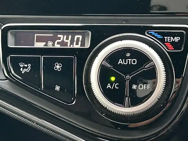 トヨタ アクア クロスオーバー グラム 岩手県 2020(令2)年 6.4万km オリーブマイカM トヨタセーフティセンス/　・プリクラッシュセーフティ/　・レーンディパーチャーアラート/　・オートマチックハイビーム/　・レーダークルーズコントロール/純正メモリナビ　/　　CD/BT/パノラミックビューモニター/バックカメラ/合皮ハーフレザーシート/シートヒーター/純正16インチアルミホイール/ルーフレール/オートエアコン/アイドリングストップ/スマートキー/ビルトインETC