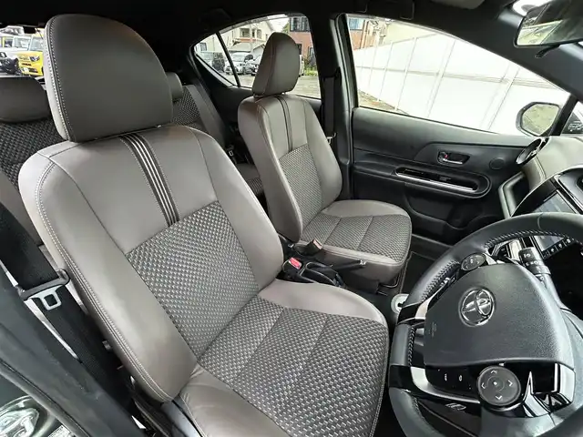 トヨタ アクア クロスオーバー グラム 岩手県 2020(令2)年 6.4万km オリーブマイカM トヨタセーフティセンス/　・プリクラッシュセーフティ/　・レーンディパーチャーアラート/　・オートマチックハイビーム/　・レーダークルーズコントロール/純正メモリナビ　/　　CD/BT/パノラミックビューモニター/バックカメラ/合皮ハーフレザーシート/シートヒーター/純正16インチアルミホイール/ルーフレール/オートエアコン/アイドリングストップ/スマートキー/ビルトインETC
