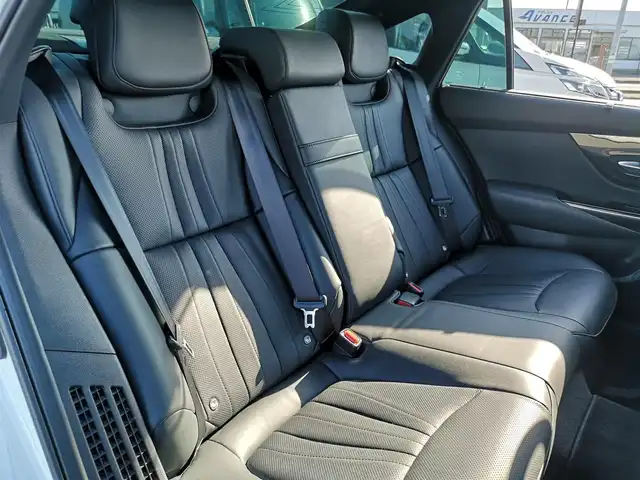 トヨタ クラウン ハイブリッド G－エグゼクティブ 茨城県 2018(平30)年 5.7万km ホワイトパールクリスタルシャイン 純正ナビ/【AM・FM・SD・DISC・USB・BT・AUX・TV】/パーキングアシスト/パワーシート/シートメモリ/シートヒーター/エアシート/ステアリングヒーター/BSM/HUD/パドルシフト/レーダークルコン/ETC2.0/全方位カメラ/前後コーナーセンサー/スマートルームミラー