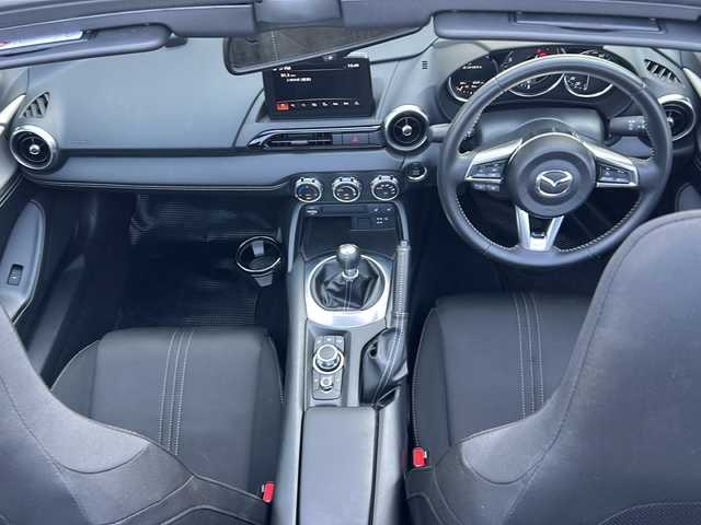 マツダ ロードスター ＲＦ S 埼玉県 2023(令5)年 0.7万km プラチナクォーツメタリック ワンオーナー/バックカメラ/クルーズコントロール/プッシュスタート/ETC/運転席エアバッグ	/助手席エアバッグ	/サイドエアバッグ	/ＡＢＳ（アンチロックブレーキ）	/トラクションコントロール	/前席シートベルトプリテンショナー	/前席シートベルトフォースリミッター	/サイドインパクトバー	/ブレーキアシスト	/衝突安全ボディ	/EBD	/盗難防止装置/エアコン	フルオート/パワーウィンド	/集中ドアロック	/ステアリングホイールテレスコピック機構	/ステアリングホイールチルト	/クルーズコントロール	/本革巻きステアリング	/アルミホイール	17インチ/横滑り防止装置	/衝突防止装置	/衝突防止装置名称	スマート・シティ・ブレーキ・サポート/衝突軽減装置	/ヒルスタートアシスト	/レインセンサー	/クリアランスソナー/アイドリングストップ/AUX入力端子	/USB入力端子/シートヒーター運転席