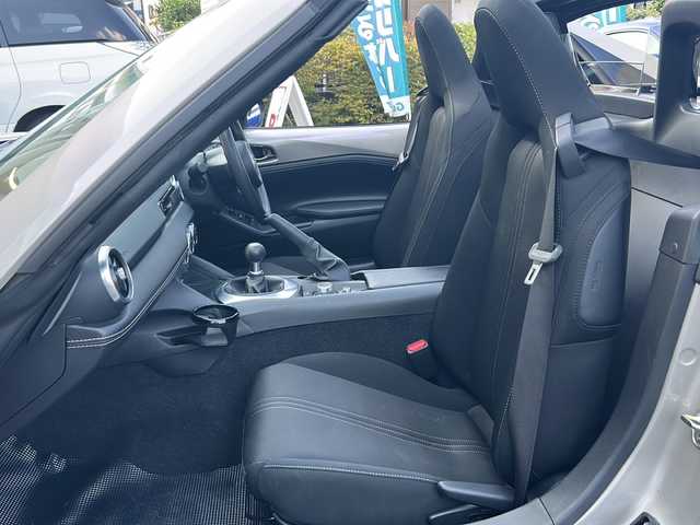 マツダ ロードスター ＲＦ S 埼玉県 2023(令5)年 0.7万km プラチナクォーツメタリック ワンオーナー/バックカメラ/クルーズコントロール/プッシュスタート/ETC/運転席エアバッグ	/助手席エアバッグ	/サイドエアバッグ	/ＡＢＳ（アンチロックブレーキ）	/トラクションコントロール	/前席シートベルトプリテンショナー	/前席シートベルトフォースリミッター	/サイドインパクトバー	/ブレーキアシスト	/衝突安全ボディ	/EBD	/盗難防止装置/エアコン	フルオート/パワーウィンド	/集中ドアロック	/ステアリングホイールテレスコピック機構	/ステアリングホイールチルト	/クルーズコントロール	/本革巻きステアリング	/アルミホイール	17インチ/横滑り防止装置	/衝突防止装置	/衝突防止装置名称	スマート・シティ・ブレーキ・サポート/衝突軽減装置	/ヒルスタートアシスト	/レインセンサー	/クリアランスソナー/アイドリングストップ/AUX入力端子	/USB入力端子/シートヒーター運転席
