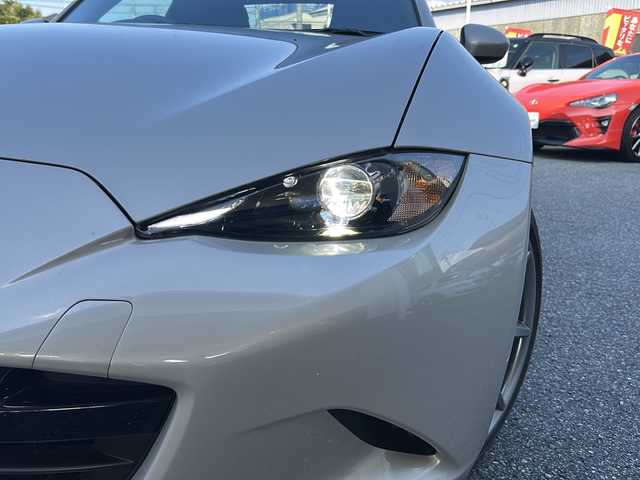 マツダ ロードスター ＲＦ S 埼玉県 2023(令5)年 0.7万km プラチナクォーツメタリック ワンオーナー/バックカメラ/クルーズコントロール/プッシュスタート/ETC/運転席エアバッグ	/助手席エアバッグ	/サイドエアバッグ	/ＡＢＳ（アンチロックブレーキ）	/トラクションコントロール	/前席シートベルトプリテンショナー	/前席シートベルトフォースリミッター	/サイドインパクトバー	/ブレーキアシスト	/衝突安全ボディ	/EBD	/盗難防止装置/エアコン	フルオート/パワーウィンド	/集中ドアロック	/ステアリングホイールテレスコピック機構	/ステアリングホイールチルト	/クルーズコントロール	/本革巻きステアリング	/アルミホイール	17インチ/横滑り防止装置	/衝突防止装置	/衝突防止装置名称	スマート・シティ・ブレーキ・サポート/衝突軽減装置	/ヒルスタートアシスト	/レインセンサー	/クリアランスソナー/アイドリングストップ/AUX入力端子	/USB入力端子/シートヒーター運転席