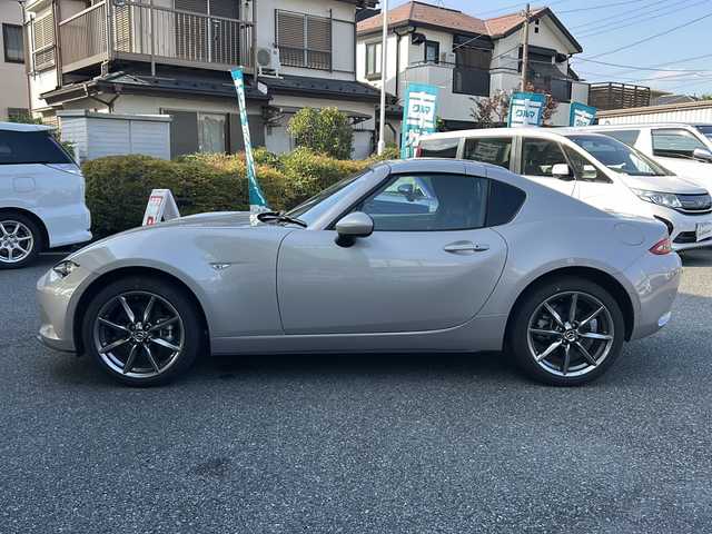 マツダ ロードスター ＲＦ S 埼玉県 2023(令5)年 0.7万km プラチナクォーツメタリック ワンオーナー/バックカメラ/クルーズコントロール/プッシュスタート/ETC/運転席エアバッグ	/助手席エアバッグ	/サイドエアバッグ	/ＡＢＳ（アンチロックブレーキ）	/トラクションコントロール	/前席シートベルトプリテンショナー	/前席シートベルトフォースリミッター	/サイドインパクトバー	/ブレーキアシスト	/衝突安全ボディ	/EBD	/盗難防止装置/エアコン	フルオート/パワーウィンド	/集中ドアロック	/ステアリングホイールテレスコピック機構	/ステアリングホイールチルト	/クルーズコントロール	/本革巻きステアリング	/アルミホイール	17インチ/横滑り防止装置	/衝突防止装置	/衝突防止装置名称	スマート・シティ・ブレーキ・サポート/衝突軽減装置	/ヒルスタートアシスト	/レインセンサー	/クリアランスソナー/アイドリングストップ/AUX入力端子	/USB入力端子/シートヒーター運転席