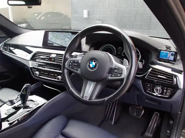 ＢＭＷ ５３０ｉ ED ミッション:インポッシブル 埼玉県 2018(平30)年 4.9万km 黒 特別仕様車 /ネイビーレザーシート /ACC /インテリジェント/SF /harman/kardon /ヘッドアップディスプレイ/PDC /BSM /コンフォートアクセス /全周囲カメラ /純正ナビ /ドラレコ/ETC /フルセグTV /シートHI/GPSレーダー探知機