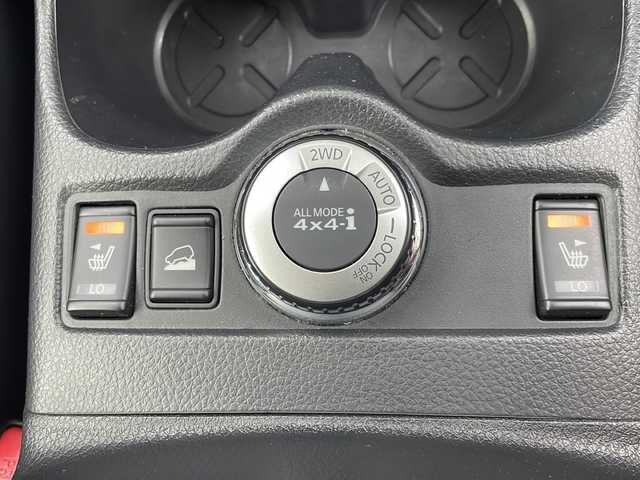 日産 エクストレイル 20X エクストリーマーX Eブレーキ 岐阜県 2015(平27)年 2.6万km ブリリアントホワイトパール エマージェンシーブレーキ/4WD/社外ナビ/　(AM/FM/CD/DVD/Bluetooth/フルセグTV)/バックカメラ/カプロンシート/シートヒーター/革巻きステアリング/ステアリングスイッチ/ドライブレコーダー/ETC/ルーフレール/純正アルミホイール/純正フロアマット/純正ドアバイザー