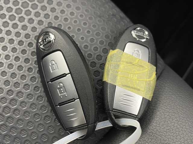 日産 エクストレイル 20X エクストリーマーX Eブレーキ 岐阜県 2015(平27)年 2.6万km ブリリアントホワイトパール エマージェンシーブレーキ/4WD/社外ナビ/　(AM/FM/CD/DVD/Bluetooth/フルセグTV)/バックカメラ/カプロンシート/シートヒーター/革巻きステアリング/ステアリングスイッチ/ドライブレコーダー/ETC/ルーフレール/純正アルミホイール/純正フロアマット/純正ドアバイザー