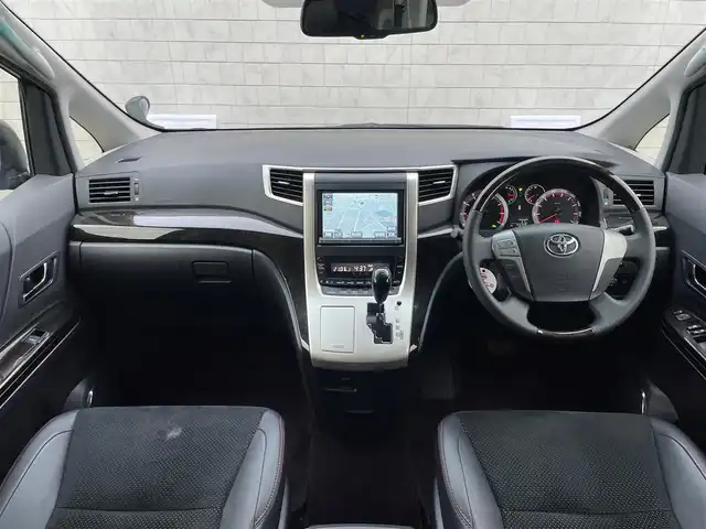 トヨタ ヴェルファイア 2．4Z ゴールデンアイズⅡ 愛知県 2014(平26)年 4.4万km ブラック 純正HDDナビ/バックカメラ/フルセグTV/CD/DVD再生/ETC/ミュージックサーバー(HDD録音)/Bluetooth接続/クルーズコントロール/MTモード付AT/3列シート/ハーフレザーシート/両側パワースライドドア/純正フロアマット/ウォークスルー(2列目)/オットマン(2列目)/純正18インチアルミホイール/オートライト/コーナーセンサー/横滑り防止装置/全席オートエアコン/ルーフカラーイルミネーション/スマートキー/プッシュスタート
