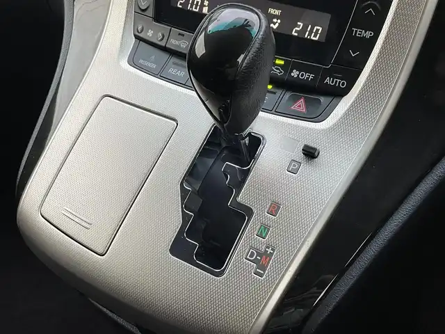 トヨタ ヴェルファイア 2．4Z ゴールデンアイズⅡ 愛知県 2014(平26)年 4.4万km ブラック 純正HDDナビ/バックカメラ/フルセグTV/CD/DVD再生/ETC/ミュージックサーバー(HDD録音)/Bluetooth接続/クルーズコントロール/MTモード付AT/3列シート/ハーフレザーシート/両側パワースライドドア/純正フロアマット/ウォークスルー(2列目)/オットマン(2列目)/純正18インチアルミホイール/オートライト/コーナーセンサー/横滑り防止装置/全席オートエアコン/ルーフカラーイルミネーション/スマートキー/プッシュスタート