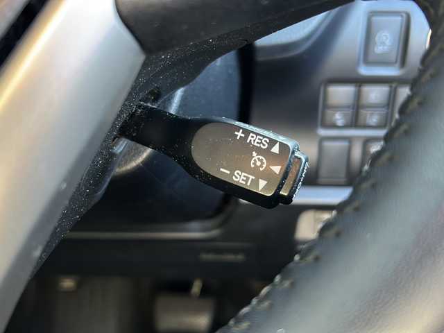 トヨタ エスクァイア Gi 岐阜県 2020(令2)年 4.8万km ブラック 登録時走行距離48345km/純正１０型ナビ/フルセグＴＶ/バックカメラ/後席フリップダウンモニター/ハーフレザーシート/シートヒータ/両側パワースライドドア/クルーズコントロール/ＥＴＣ/ＵＳＢ/Ｂｌｕｅ　ｔｏｏｔｈ/MT付きAT/ドアバイザー/スマホホルダー/プッシュスタート/スマートキー/ABS/横滑り防止装置/レーンキープアシスト/盗難防止装置/オートライト/オートマチックハイビーム/エアバッグ/衝突被害軽減システム