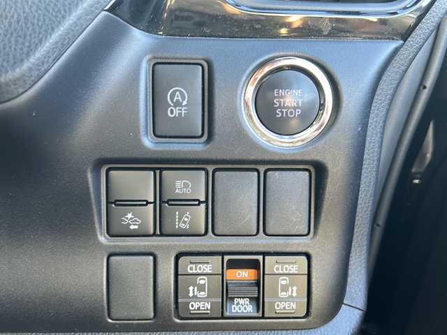 トヨタ エスクァイア Gi 岐阜県 2020(令2)年 4.8万km ブラック 登録時走行距離48345km/純正１０型ナビ/フルセグＴＶ/バックカメラ/後席フリップダウンモニター/ハーフレザーシート/シートヒータ/両側パワースライドドア/クルーズコントロール/ＥＴＣ/ＵＳＢ/Ｂｌｕｅ　ｔｏｏｔｈ/MT付きAT/ドアバイザー/スマホホルダー/プッシュスタート/スマートキー/ABS/横滑り防止装置/レーンキープアシスト/盗難防止装置/オートライト/オートマチックハイビーム/エアバッグ/衝突被害軽減システム