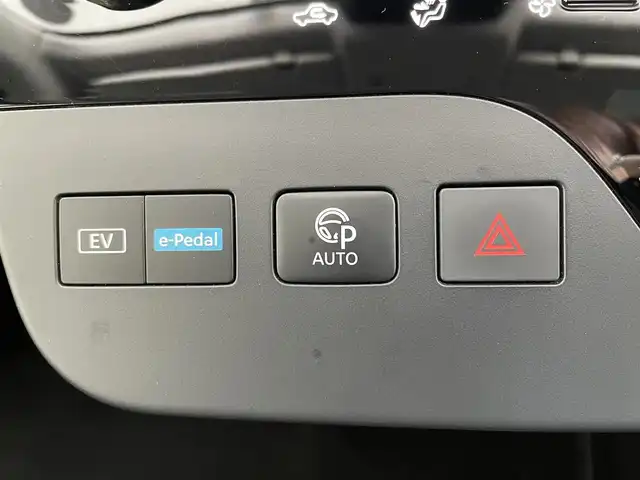 日産 セレナ e－パワー XV 千葉県 2023(令5)年 10万km プリズムホワイト 法人ワンオーナー/NissanConnect　12.3インチナビゲーションシステム/・フルセグTV/BTオーディオ/CarPlay/プロパイロット/両側パワースライドドア/インテリジェントエマージェーシーブレーキ/インテリジェントFCW（前方衝突予報警報）/衝突回避ステアリングアシスト/踏み間違え衝突防止アシスト/レーンキープアシスト/ハンズフリーオートスライドドア/インテリジェントオートライト/オートハイビーム/マルチテレインカメラ/ブレーキホールド/合皮防水シート/ETC2.0/ヒルスタートアシスト/スマートキー/プッシュスタート/LEDヘッドライト/保証書/取扱説明書/スペアキー/ディーラー整備記録簿3年分