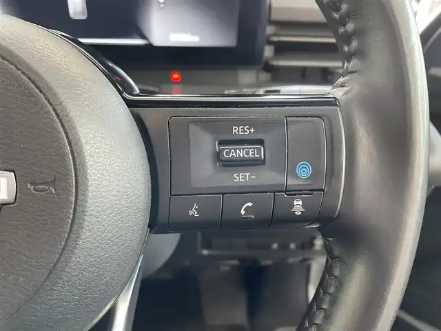 日産 セレナ e－パワー XV 千葉県 2023(令5)年 10万km プリズムホワイト 法人ワンオーナー/NissanConnect　12.3インチナビゲーションシステム/・フルセグTV/BTオーディオ/CarPlay/プロパイロット/両側パワースライドドア/インテリジェントエマージェーシーブレーキ/インテリジェントFCW（前方衝突予報警報）/衝突回避ステアリングアシスト/踏み間違え衝突防止アシスト/レーンキープアシスト/ハンズフリーオートスライドドア/インテリジェントオートライト/オートハイビーム/マルチテレインカメラ/ブレーキホールド/合皮防水シート/ETC2.0/ヒルスタートアシスト/スマートキー/プッシュスタート/LEDヘッドライト/保証書/取扱説明書/スペアキー/ディーラー整備記録簿3年分