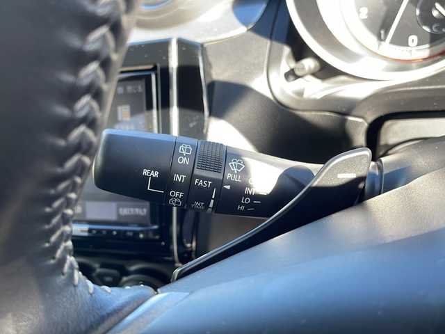 スズキ スイフト RS 島根県 2018(平30)年 4.5万km プレミアムシルバーメタリック ディーラーオプション8インチメモリナビゲーション/(AVIC-RLS901)/フルセグ BT CD DVD SD/レーダークルーズコントロール/パドルシフト/D/N席シートヒーター/社外前方ドライブレコーダー(VREC-DZ300)/4WD/ビルトインETC/LEDヘッドライト/AUTOライト/フォグライト/純正18インチアルミホイール/純正ドアバイザー/ISOFIX/シートリフター/電動格納ミラー/ウィンカーミラー