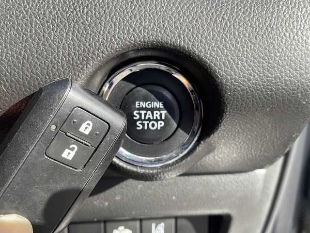 スズキ スイフト RS 島根県 2018(平30)年 4.5万km プレミアムシルバーメタリック ディーラーオプション8インチメモリナビゲーション/(AVIC-RLS901)/フルセグ BT CD DVD SD/レーダークルーズコントロール/パドルシフト/D/N席シートヒーター/社外前方ドライブレコーダー(VREC-DZ300)/4WD/ビルトインETC/LEDヘッドライト/AUTOライト/フォグライト/純正18インチアルミホイール/純正ドアバイザー/ISOFIX/シートリフター/電動格納ミラー/ウィンカーミラー