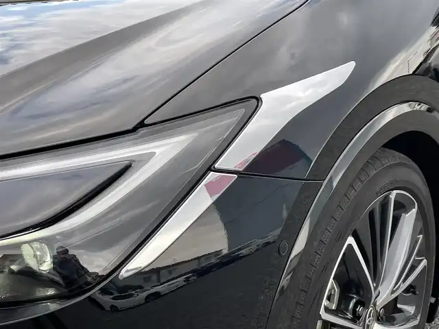 トヨタ プリウス Z 兵庫県 2023(令5)年 1.6万km アティチュードブラックマイカ ・ワンオーナー/・内装：アマチュアレッド/・モデリスタエアロ（NEO ADVANCE STYLE）//フロントスポイラー/サイドスカート//サイドガーニッシュ/リヤスタイリングキット//シグネチャーイルミ/・クールシャインキット//ヘッドライトガーニッシュ//サイドドアガーニッシュ//ドアハンドルガーニッシュ/・メーカーOP デジタルインナーミラー/・メーカーOP ドライブレコーダー前後/・メーカーOP 周辺車両接近時サポート/・メーカーOP ディスプレイオーディオ（コネクティッドナビ対応）Plus/・ディーラーOP HDMI入力端子/・地デジ/BT/USB/Miracast/・パノラミックビューモニター（床下透過式）/・ステアリングリモコン/・合皮シート（D席電動/前席ヒーター/ベンチレーション）/・ステアリングヒーター/・ワイヤレス充電器/・ビルトインETC/・AC100V電源/・パワーバックドア/・純正19インチAW//PCS/LTA/LDA/BSM/PDA/RSA//レーダークルーズコントロール/RCTA/RCD//SEA/PKSB/FCTA/LCA/AHB//Advanced Park/TMN//クリアランスソナー