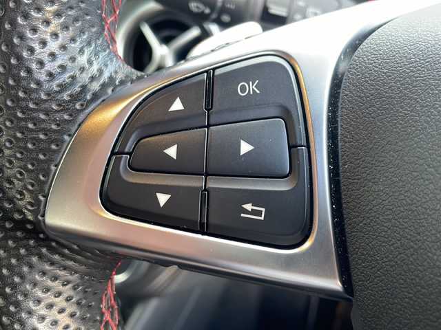 メルセデス・ベンツ Ａ１８０ スポーツ 岡山県 2016(平28)年 3.2万km ポーラホワイト AMGスタイリングパッケージ/・AMGフロントサイドリヤアンダーバンパー/・AMG5ツインスポーク/・本革巻スポーツステアリング/レーダーセーフティパッケージ/・ブラインドスポットアシスト/・ディスタンスパイロットディストロニック/・レーンキーピングアシスト/・PRE‐SAFE/ベーシックパッケージ/・メモリ付きフルオートシート/・ランバーサポート/・クライメートコントロール/・サングラスケース/・後席アームレスト/・アンダーシートボックス/・後席カップホルダー/・シートバックポケット/・トランクスルー機能/・ラゲッジルーム12V電源ソケット/・リバース機能付きドアミラー/MercedesBenzロゴ入りブレーキキャリパー/ダイヤモンドグリル/HDDナビ/フルセグTV　DVD CD SD Bluetooth/バックカメラ/シートヒーター/パークトロニック/パーキングパイロット/アクティブボンネット/クリアランスソナー/スペアキー/LEDパフォーマンスヘッドライト/オートライト/レインセンサー/リヤフォグランプ/ARS/アクティブブレーキホールド/ISOFIX/照明ミラーサンバイザー/新車保証書/取扱説明書