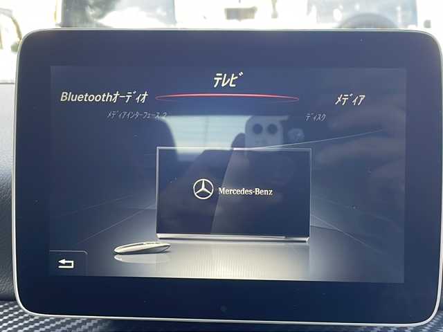 メルセデス・ベンツ Ａ１８０ スポーツ 岡山県 2016(平28)年 3.2万km ポーラホワイト AMGスタイリングパッケージ/・AMGフロントサイドリヤアンダーバンパー/・AMG5ツインスポーク/・本革巻スポーツステアリング/レーダーセーフティパッケージ/・ブラインドスポットアシスト/・ディスタンスパイロットディストロニック/・レーンキーピングアシスト/・PRE‐SAFE/ベーシックパッケージ/・メモリ付きフルオートシート/・ランバーサポート/・クライメートコントロール/・サングラスケース/・後席アームレスト/・アンダーシートボックス/・後席カップホルダー/・シートバックポケット/・トランクスルー機能/・ラゲッジルーム12V電源ソケット/・リバース機能付きドアミラー/MercedesBenzロゴ入りブレーキキャリパー/ダイヤモンドグリル/HDDナビ/フルセグTV　DVD CD SD Bluetooth/バックカメラ/シートヒーター/パークトロニック/パーキングパイロット/アクティブボンネット/クリアランスソナー/スペアキー/LEDパフォーマンスヘッドライト/オートライト/レインセンサー/リヤフォグランプ/ARS/アクティブブレーキホールド/ISOFIX/照明ミラーサンバイザー/新車保証書/取扱説明書