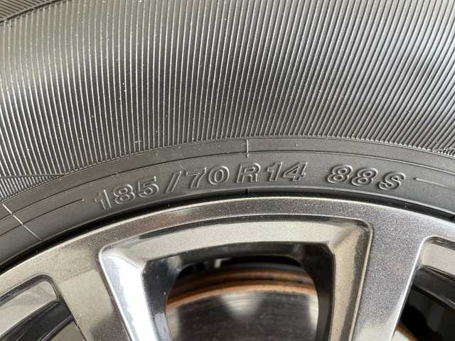 日産 ノート e－パワー X 愛知県 2017(平29)年 4.2万km プレミアムコロナオレンジ 純正ナビ/コーナーセンサー/HIDヘッドライト/オートライト/ドライブレコーダー/ETC/衝突軽減システム/フルセグ/CD DVD/Bluetooth/ステアリングスイッチ/スマートキー/プッシュスタート