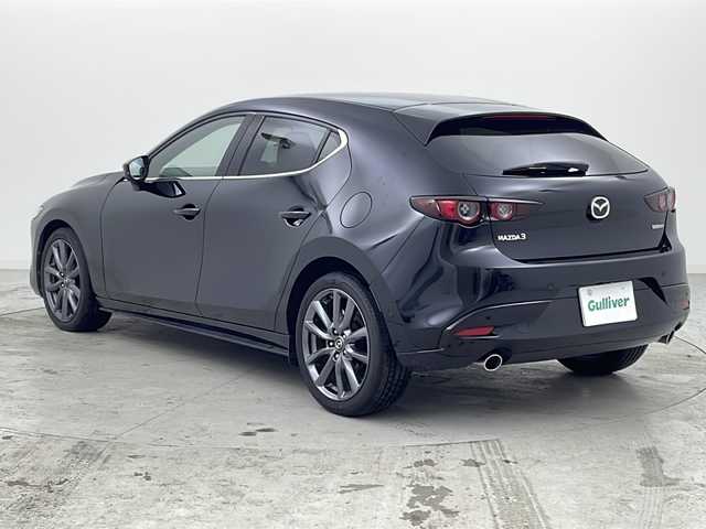 マツダ マツダ３ファストバック 15S ツーリング 宮城県 2019(令1)年 3.9万km ジェットブラックマイカ 禁煙車/i-ACTIVESENSE/・スマートブレーキサポート/・車線逸脱警報/・アダプティブヘLEDヘッドライト/・マツダレーダークルーズコントロール/・パーキングセンサー/・横滑り防止機能/・アイドリングストップ/ヘッドアップディスプレイ/ブラインドスポットモニター/マツダコネクトナビ/・BT.CD.DVD.USB.HDMI/バックカメラ/フルセグテレビ/ビルトインETC/革巻きステアリング/ステアリングスイッチ/LEDヘッドライト/プッシュスタート/スマートキー/純正フロアマット/純正18インチアルミホイール