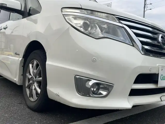 日産 セレナ ハイウェイS S HV Aセーフ 三重県 2014(平26)年 12.1万km ブリリアントホワイトパール 登録時121053Km/ナビ/（AM・FM・CD・DVD・Bluetooth・AUX）/ワンセグTV/スペアキー/両側パワースライドドア　/バッグカメラ　/アラウンドビューモニター　/クルーズコントロール/フリップダウンモニター　/ＬＥＤオートライト　/フォグライト/ステアリングリモコン　/レーンキープアシスト　/横滑り防止装置　/衝突軽減/ビルトインETC/エンジンプッシュ/取説/保証書