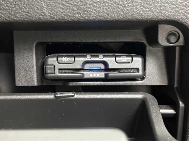 日産 セレナ X V 愛知県 2021(令3)年 2.3万km マルーンレッド 2トーン 純正７インチナビ/・フルセグ/・Bluetooth/・バックカメラ/ドライブレコーダー/ETC/両側パワースライドドア/衝突軽減ブレーキ/スマートキー/プッシュスタート/オプション16インチAW