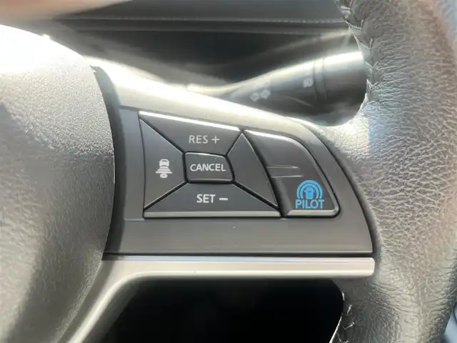 日産 セレナ ハイウェイスター プロパイロットED 島根県 2016(平28)年 5.4万km ダイヤモンドブラック 純正9インチナビ/（Ｂｌｕｅｔｏｏｔｈ/Ｂｌｕ－ｒａｙ/フルセグTV）/ＥＴＣ/バックカメラ/前後ドライブレコーダー/前後コーナーセンサー/アダプティブクルーズコントロール/純正フリップダウンモニター/ハンズフリーパワースライドドア/衝突被害軽減システム/LEDオートライト/横滑り防止装置/純正16インチアルミホイール/純正フロアマット/ドアバイザー/後席USBポート（充電用）