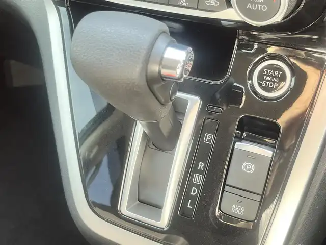 日産 セレナ ハイウェイスター プロパイロットED 島根県 2016(平28)年 5.4万km ダイヤモンドブラック 純正9インチナビ/（Ｂｌｕｅｔｏｏｔｈ/Ｂｌｕ－ｒａｙ/フルセグTV）/ＥＴＣ/バックカメラ/前後ドライブレコーダー/前後コーナーセンサー/アダプティブクルーズコントロール/純正フリップダウンモニター/ハンズフリーパワースライドドア/衝突被害軽減システム/LEDオートライト/横滑り防止装置/純正16インチアルミホイール/純正フロアマット/ドアバイザー/後席USBポート（充電用）