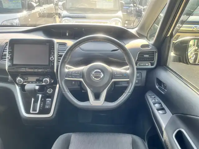 日産 セレナ ハイウェイスター プロパイロットED 島根県 2016(平28)年 5.4万km ダイヤモンドブラック 純正9インチナビ/（Ｂｌｕｅｔｏｏｔｈ/Ｂｌｕ－ｒａｙ/フルセグTV）/ＥＴＣ/バックカメラ/前後ドライブレコーダー/前後コーナーセンサー/アダプティブクルーズコントロール/純正フリップダウンモニター/ハンズフリーパワースライドドア/衝突被害軽減システム/LEDオートライト/横滑り防止装置/純正16インチアルミホイール/純正フロアマット/ドアバイザー/後席USBポート（充電用）