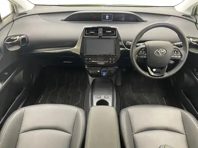 トヨタ プリウス Sツーリングセレクション 兵庫県 2019(平31)年 4.9万km サーモテクトライムグリーン 純正9インチSDナビ/（CD/DVD/MSV/Bluetooth/フルセグTV）/・NSZT-Y68T/バックカメラ/レーダークルーズコントロール/プリクラッシュセーフティー/PKSB/レーンディパーチャーアラート/クリアランスソナー/横滑り防止装置/LKA/カーテンエアバッグ/後方コーナーセンサー/ISOFIX/レザーシート/シートヒーター（D/N席）/ベンチレーション（D/N席）/LEDフォグランプ/LEDヘッドライト/オートライト/オートマチックハイビーム/ビルトインETC/前方ドライブレコーダー/TVキャンセラー/純正17インチアルミホイール/純正フロアマット/ドアバイザー/スマートキー/スペアキー1本/メーカーOPスペアタイヤ