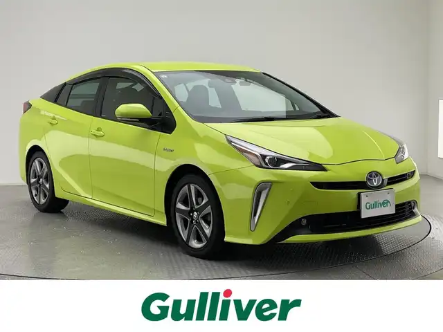 トヨタ プリウス Sツーリングセレクション 兵庫県 2019(平31)年 4.9万km サーモテクトライムグリーン 純正9インチSDナビ/（CD/DVD/MSV/Bluetooth/フルセグTV）/・NSZT-Y68T/バックカメラ/レーダークルーズコントロール/プリクラッシュセーフティー/PKSB/レーンディパーチャーアラート/クリアランスソナー/横滑り防止装置/LKA/カーテンエアバッグ/後方コーナーセンサー/ISOFIX/レザーシート/シートヒーター（D/N席）/ベンチレーション（D/N席）/LEDフォグランプ/LEDヘッドライト/オートライト/オートマチックハイビーム/ビルトインETC/前方ドライブレコーダー/TVキャンセラー/純正17インチアルミホイール/純正フロアマット/ドアバイザー/スマートキー/スペアキー1本/メーカーOPスペアタイヤ