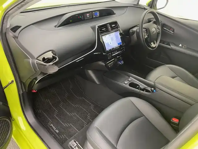 トヨタ プリウス Sツーリングセレクション 兵庫県 2019(平31)年 4.9万km サーモテクトライムグリーン 純正9インチSDナビ/（CD/DVD/MSV/Bluetooth/フルセグTV）/・NSZT-Y68T/バックカメラ/レーダークルーズコントロール/プリクラッシュセーフティー/PKSB/レーンディパーチャーアラート/クリアランスソナー/横滑り防止装置/LKA/カーテンエアバッグ/後方コーナーセンサー/ISOFIX/レザーシート/シートヒーター（D/N席）/ベンチレーション（D/N席）/LEDフォグランプ/LEDヘッドライト/オートライト/オートマチックハイビーム/ビルトインETC/前方ドライブレコーダー/TVキャンセラー/純正17インチアルミホイール/純正フロアマット/ドアバイザー/スマートキー/スペアキー1本/メーカーOPスペアタイヤ