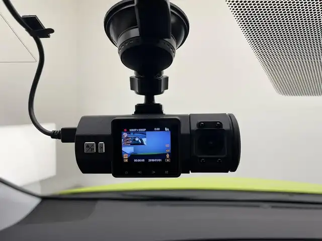 トヨタ プリウス Sツーリングセレクション 兵庫県 2019(平31)年 4.9万km サーモテクトライムグリーン 純正9インチSDナビ/（CD/DVD/MSV/Bluetooth/フルセグTV）/・NSZT-Y68T/バックカメラ/レーダークルーズコントロール/プリクラッシュセーフティー/PKSB/レーンディパーチャーアラート/クリアランスソナー/横滑り防止装置/LKA/カーテンエアバッグ/後方コーナーセンサー/ISOFIX/レザーシート/シートヒーター（D/N席）/ベンチレーション（D/N席）/LEDフォグランプ/LEDヘッドライト/オートライト/オートマチックハイビーム/ビルトインETC/前方ドライブレコーダー/TVキャンセラー/純正17インチアルミホイール/純正フロアマット/ドアバイザー/スマートキー/スペアキー1本/メーカーOPスペアタイヤ
