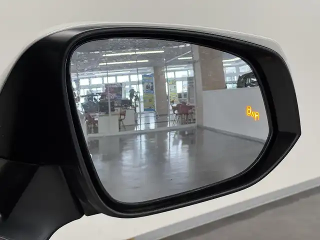 トヨタ アルファード S Cパッケージ 三重県 2022(令4)年 2.4万km ホワイトパールクリスタルシャイン ガソリン/FF/MTモード付インパネCVT/純正 9インチナビ/（AM/FM/USB/HDMI（画面上は『DVD』）/Bluetooth/Miracast/CarPlay/AndroidAuto）/純正 12.1インチ後席モニター V12T-R68C /バックガイドモニター/両側パワースライドドア/ビルトインETC/Toyota Safety Sense/・プリクラッシュセーフティ［PCS］/・レーントレーシングアシスト［LTA］/・レーダークルコン/・アダプティブハイビーム［AHS］/・ロードサインアシスト［RSA］/・【OP】ブラインドスポットモニター［BSM］＋リヤクロストラフィックアラート［RCTA］/・インテリジェントクリアランスソナー［パーキングサポートブレーキ（静止物＋後方接近車）］/・先行車発進告知機能/装備/・【OP】ツインムーンルーフ/・【OP】デジタルインナーミラー/・黒合皮シート/・シートヒーター/ベンチレーション（D/N）/・エグゼクティブパワーシート（Dメモリー付8way/N4way&オットマン/2ndリクライニング&オットマン）/・パワーバックドア/・ステアリングヒーター/・AC100Vコンセント（100W）/・純正18inAW/・保/取/ナビ取/・予備キーx1