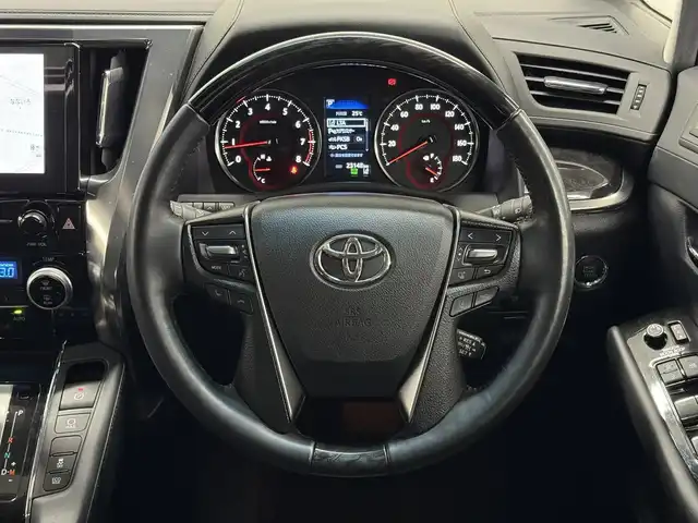 トヨタ アルファード S Cパッケージ 三重県 2022(令4)年 2.4万km ホワイトパールクリスタルシャイン ガソリン/FF/MTモード付インパネCVT/純正 9インチナビ/（AM/FM/USB/HDMI（画面上は『DVD』）/Bluetooth/Miracast/CarPlay/AndroidAuto）/純正 12.1インチ後席モニター V12T-R68C /バックガイドモニター/両側パワースライドドア/ビルトインETC/Toyota Safety Sense/・プリクラッシュセーフティ［PCS］/・レーントレーシングアシスト［LTA］/・レーダークルコン/・アダプティブハイビーム［AHS］/・ロードサインアシスト［RSA］/・【OP】ブラインドスポットモニター［BSM］＋リヤクロストラフィックアラート［RCTA］/・インテリジェントクリアランスソナー［パーキングサポートブレーキ（静止物＋後方接近車）］/・先行車発進告知機能/装備/・【OP】ツインムーンルーフ/・【OP】デジタルインナーミラー/・黒合皮シート/・シートヒーター/ベンチレーション（D/N）/・エグゼクティブパワーシート（Dメモリー付8way/N4way&オットマン/2ndリクライニング&オットマン）/・パワーバックドア/・ステアリングヒーター/・AC100Vコンセント（100W）/・純正18inAW/・保/取/ナビ取/・予備キーx1