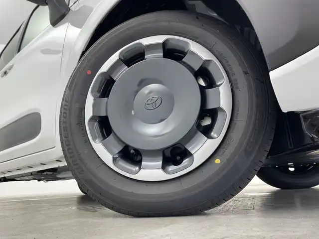 トヨタ シエンタ ハイブリッド Z 群馬県 2025(令7)年 0.1万km未満 プラチナホワイトパールマイカ 登録済未使用車　純正１０．５型ナビ　全周囲カメラ　両側電動スライド　アダプティブクルーズコントロール　衝突被害軽減ブレーキ　ビルトインＥＴＣ　ステアリングヒーター　ＢＳＭ　ＬＥＤ　スマートキー　禁煙車