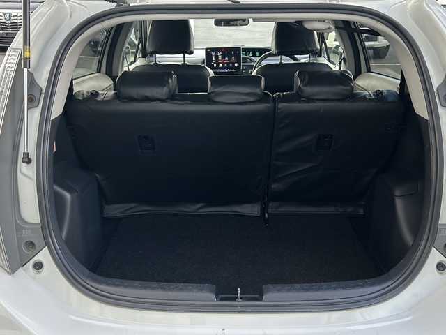 トヨタ アクア G 道東・釧路十勝 2012(平24)年 7.1万km ライムホワイトパールクリスタルシャイン ・社外液晶オーディオ/(BT.FM/AM)/・バックカメラ/・ETC/・スマートキー/・プッシュスタート/・前席シートヒーター/・社外エンジンスターター/・本革巻きステアリング/・オートエアコン/・電格ミラー/・純正フロアマット/・ドアバイザー/・LEDヘッドライト/・コーナーセンサー