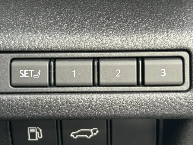 レクサス ＬＢＸ モリゾウ RR 岡山県 2025(令7)年 0.1万km グラファイトブラックガラスフレーク 登録時走行距離　959km/禁煙車/6速MT/4WD/マークレビンソンプレミアムサウンドシステム/レクサスLBXサウンドシステム/9.8インチディスプレイオーディオ(コネクティッドナビ対応)/　【フルセグTV/Bluetooth/Miracast】　/パノラミックビューモニター（全方位カメラ）/ブラック本革シート/メモリ機能付パワーシート/純正レッドキャリパー　　/Lexus Safety System＋/PCS/LDA/LTA/AHS/RSA/TMN/PDA/レーダークルコン/ＢＳＭ/安心降車アシスト/パーキングサポートレーキ（PKSB）/RCTA＆クリアランスソナー/カラーヘッドアップディスプレイ　/ビルトインETC2.0/ＬＥＤヘッドライト　/オートマチックハイビーム/シートヒーター　/ステアリングヒーター/置くだけ充電/保証書