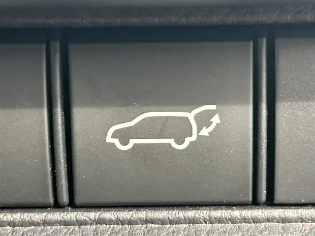 レクサス ＬＢＸ モリゾウ RR 岡山県 2025(令7)年 0.1万km グラファイトブラックガラスフレーク 登録時走行距離　959km/禁煙車/6速MT/4WD/マークレビンソンプレミアムサウンドシステム/レクサスLBXサウンドシステム/9.8インチディスプレイオーディオ(コネクティッドナビ対応)/　【フルセグTV/Bluetooth/Miracast】　/パノラミックビューモニター（全方位カメラ）/ブラック本革シート/メモリ機能付パワーシート/純正レッドキャリパー　　/Lexus Safety System＋/PCS/LDA/LTA/AHS/RSA/TMN/PDA/レーダークルコン/ＢＳＭ/安心降車アシスト/パーキングサポートレーキ（PKSB）/RCTA＆クリアランスソナー/カラーヘッドアップディスプレイ　/ビルトインETC2.0/ＬＥＤヘッドライト　/オートマチックハイビーム/シートヒーター　/ステアリングヒーター/置くだけ充電/保証書