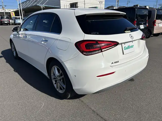メルセデス・ベンツ Ａ１８０ スタイル 岡山県 2018(平30)年 6万km ポーラホワイト 登録時走行距離59297km/純正12.3インチナビ/フルセグTV(AM.FM.TV.BT)/バックカメラ/ETC2.0/ブラインドスポットモニター/ドライブレコーダー/シートヒーター/クリアランスソナー/衝突軽減ブレーキ/横滑り防止装置/クルーズコントロール(追従走行あり)/車線逸脱警報（レーンキープアシスト）/オートライト/アイドリングストップ/16インチ純正AW/純正フロアマット/ハーフレザーシート/D+N席パワーシート/スペアキー